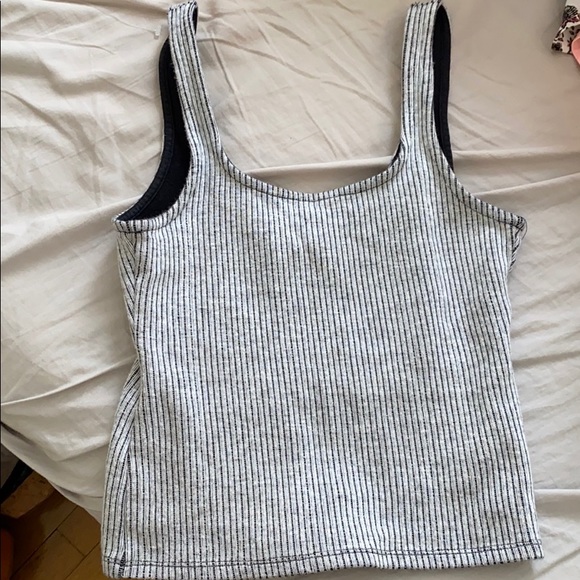 Grey and black ripped topshop crop top size 2! - Picture 2 of 4
